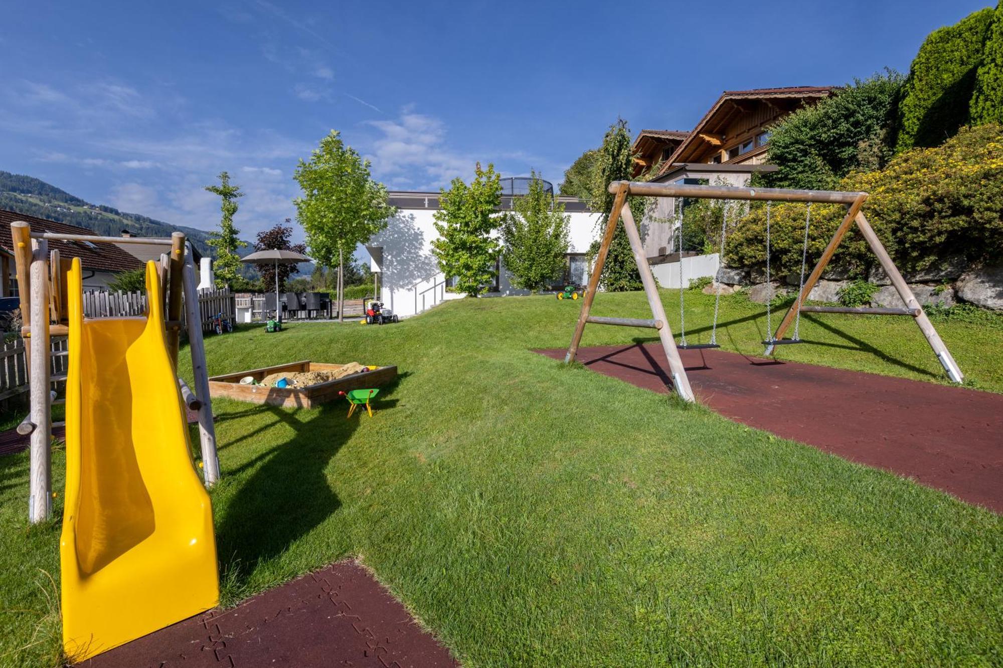 Апартаменты Wohn.Genuss App Traumhaus Шладминг Экстерьер фото
